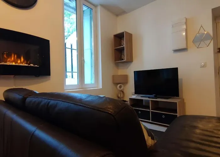 T2 Cosy - Proche Place Verdun 아파트 *